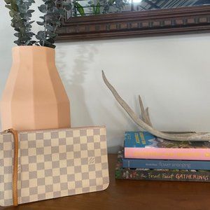 Neverfull Pouchette (Rose/Ballerine)